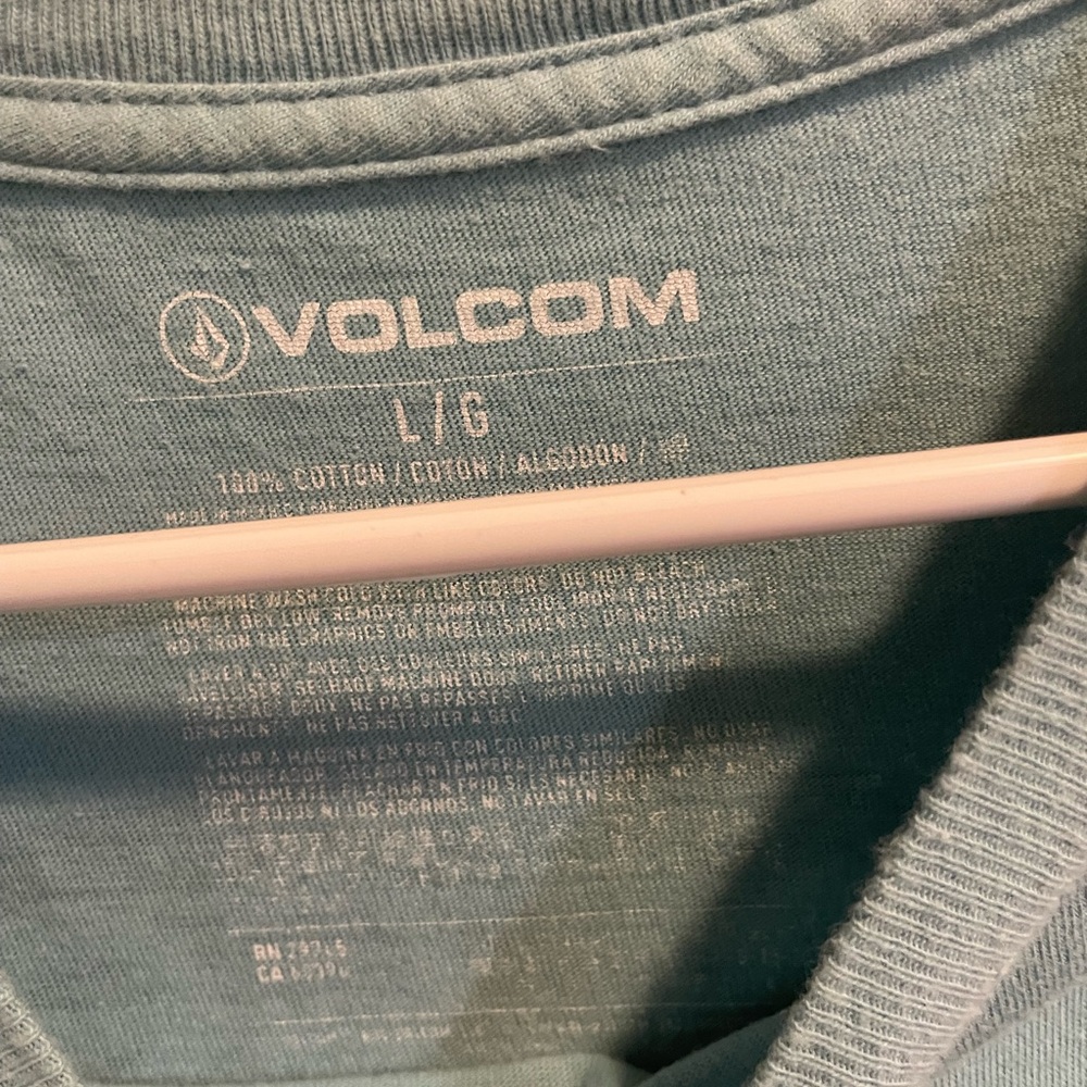 Volcom Men's T-Shirt - Picture 3 of 4